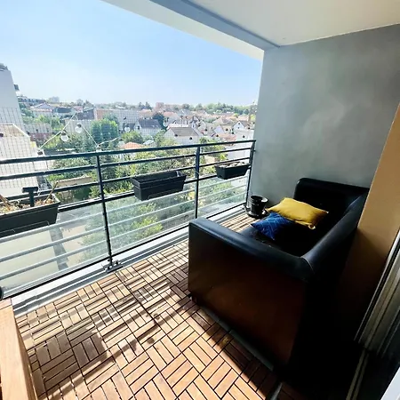 Comfy Flat For 8 Guests With On View Eiffel Tower Villejuif